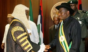 Goodluck-Jonathan-nigeria-sworn-may62010
